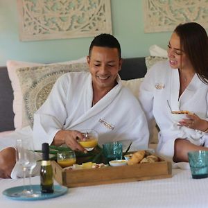 Honeymoon Suite